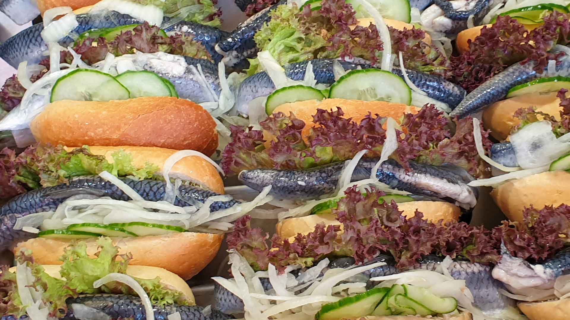 Fischbrötchen am Hafen